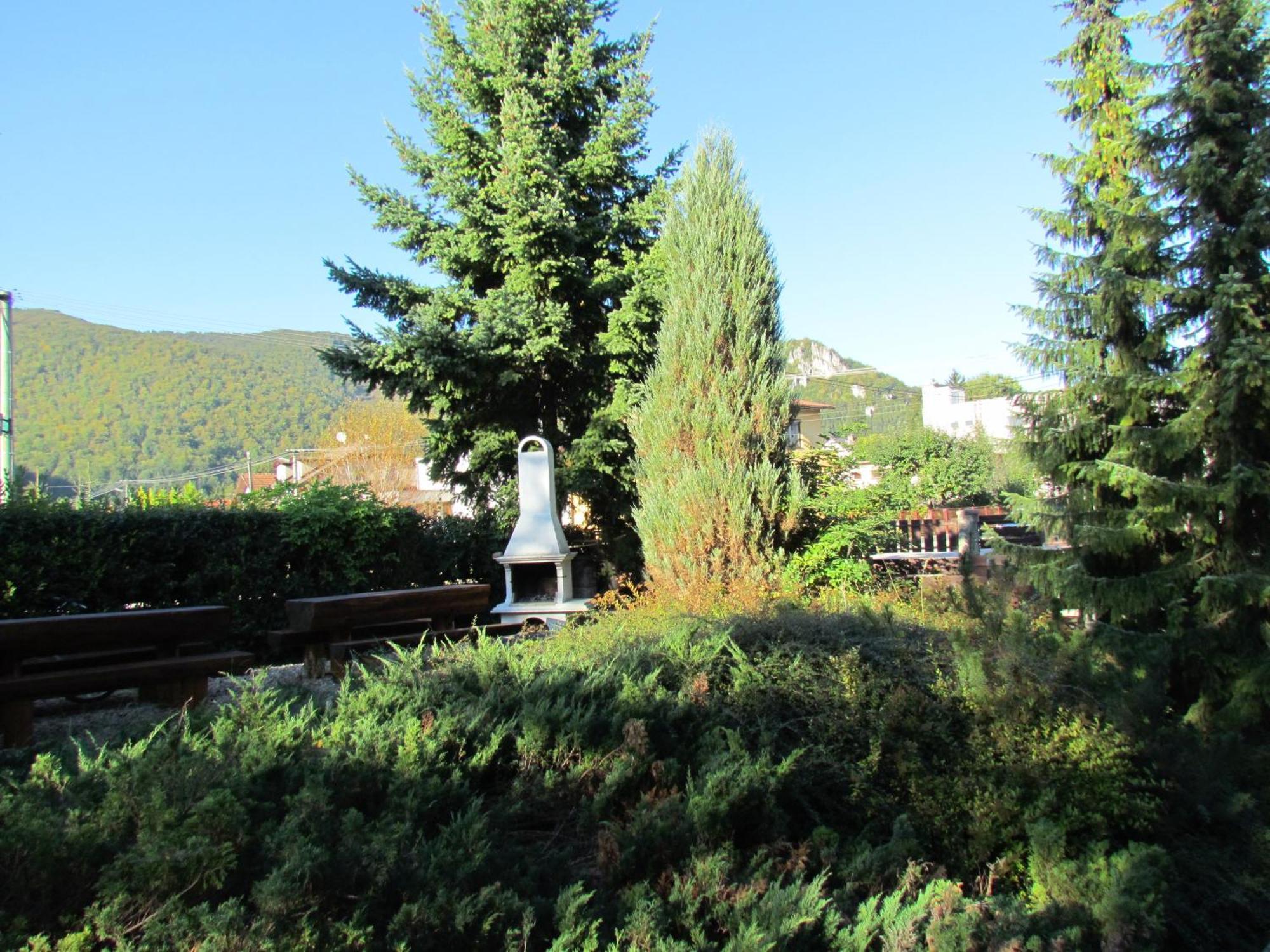 Penzion Iris Hotel Rajecke Teplice Exterior photo