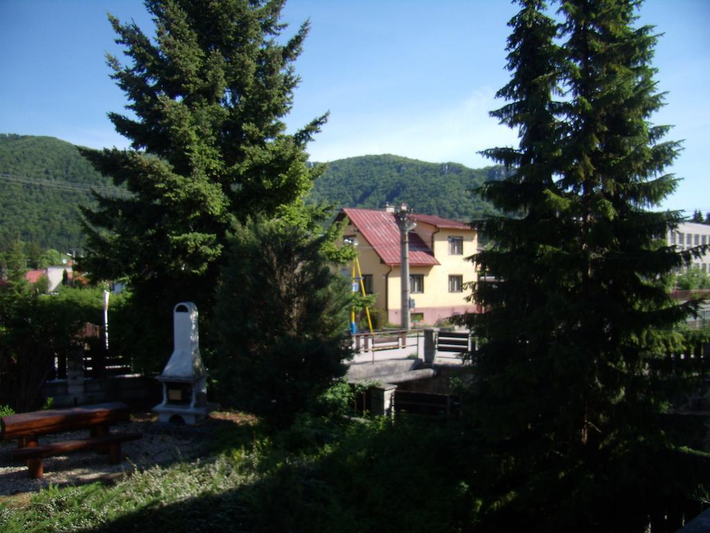 Penzion Iris Hotel Rajecke Teplice Exterior photo